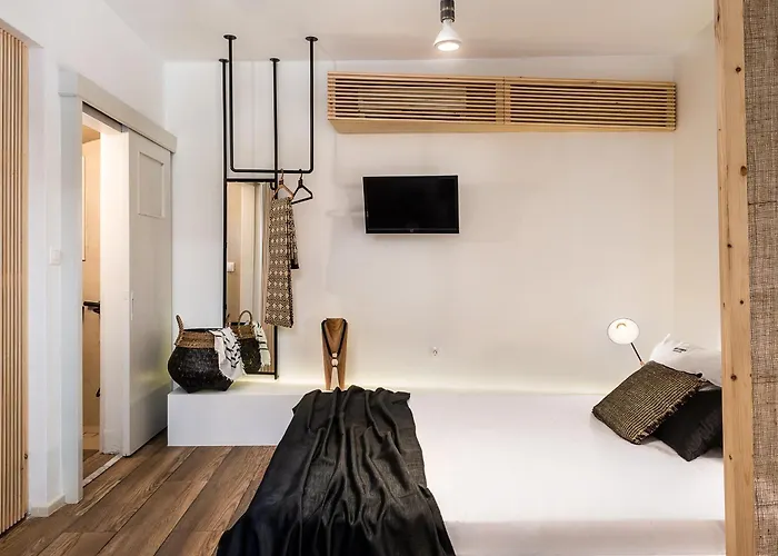 Artemide Places- Petite * La Canée